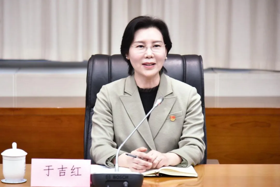 于吉红参加ok138cn太阳集团党支部组织生活会.jpg